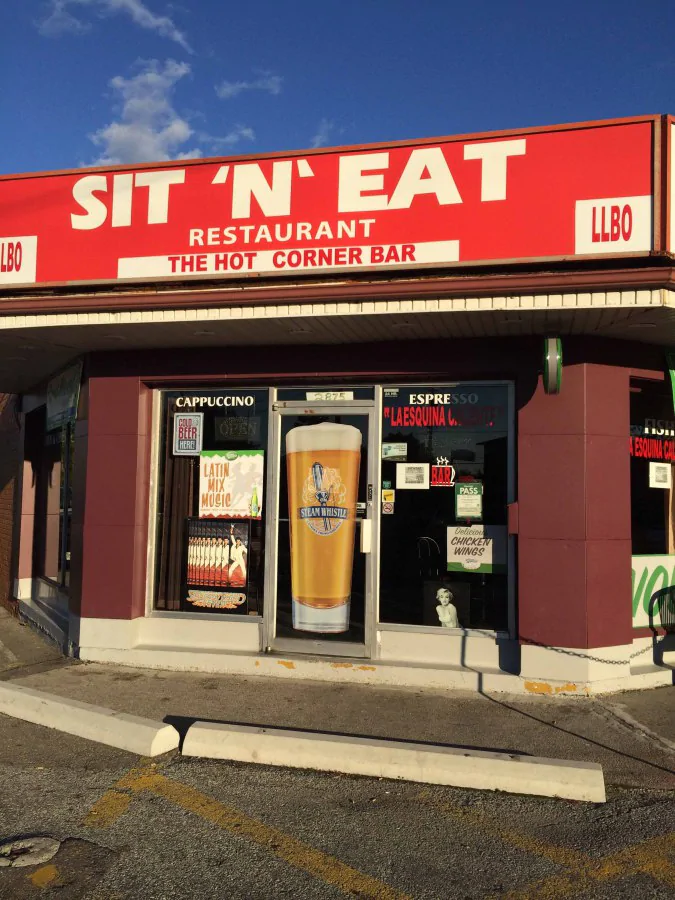 Sit N Eat