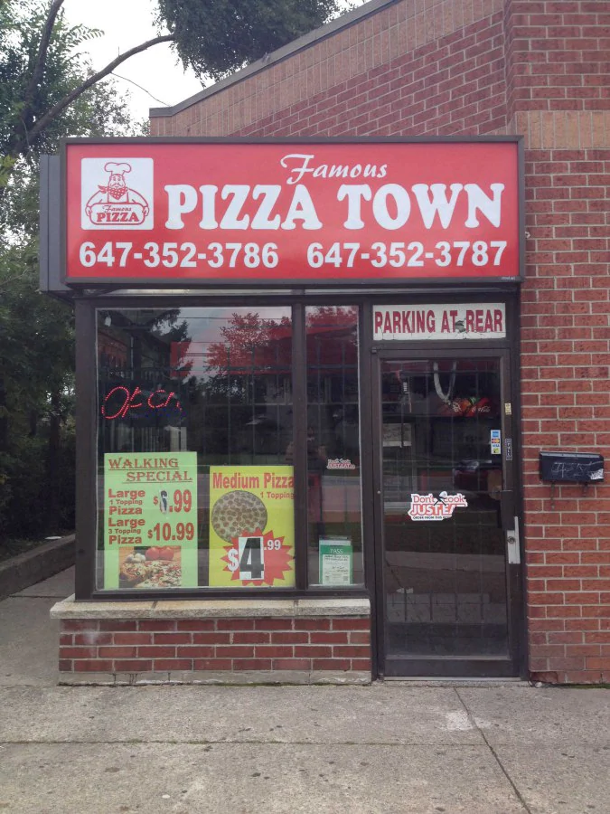 Famous Pizza Town